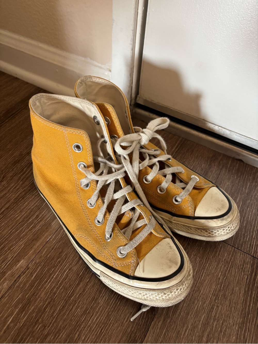 Yellow chuck 70s